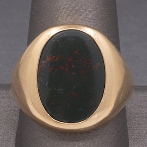 Vintage Men&#39;s Bloodstone Oval Signet Ring in 10k Yellow Gold