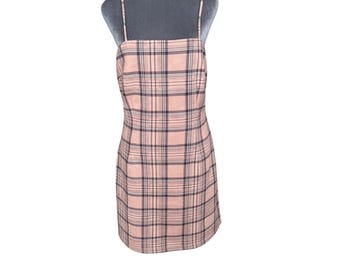 Minivestido lencero a cuadros Y2K con tirantes finos ajustables de Love Culture