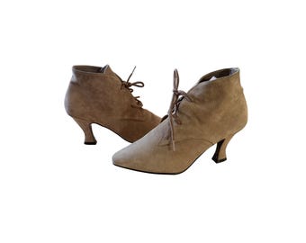 Endicott Johnson Vintage Pointed Toe Beige Suede Lace-Up Ankle Booties Low Heel Womens Size 7B