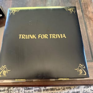 Vintage Trivial Pursuit Trivia Board Game Set With Trunk Case & Accessories