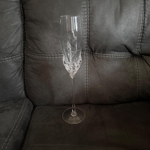 Tamaian Crystal Champagne Flute With Intricate Stem Design Elegant Glassware For Celebrations