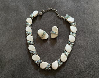 Vintage White Teardrop Necklace & Clip-On Earrings Set With Iridescent Rhinestones