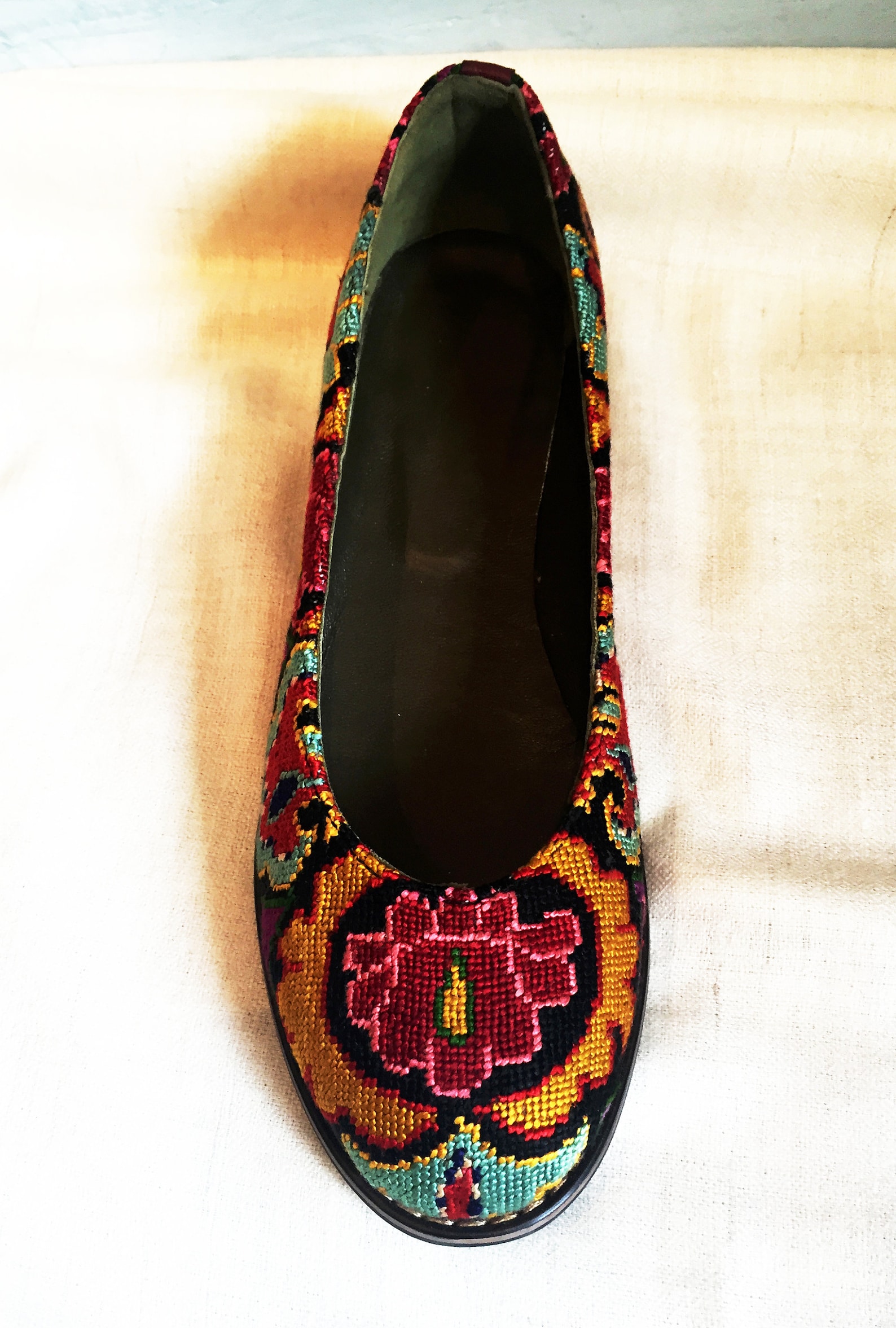 embroidered ballet flats- size 38 (us 7.5) silk petit point uzbekistan boho festival rounded toe slip on needlepoint paisley flo