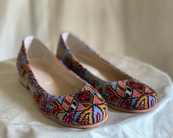 Ballerinas - Größe 37 Seide Petit Point Usbekistan Volkskunst Abgerundete Zehe Slip On Needlepoint Bestickter Schuh