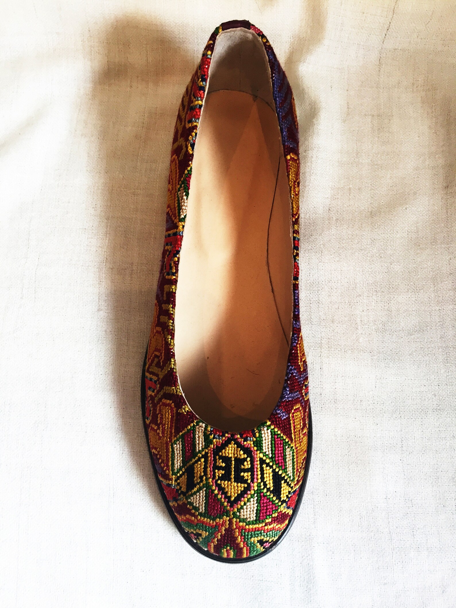 embroidered ballet flats- size 38 (us 7.5) silk petit point uzbekistan boho festival rounded toe slip on needlepoint paisley flo