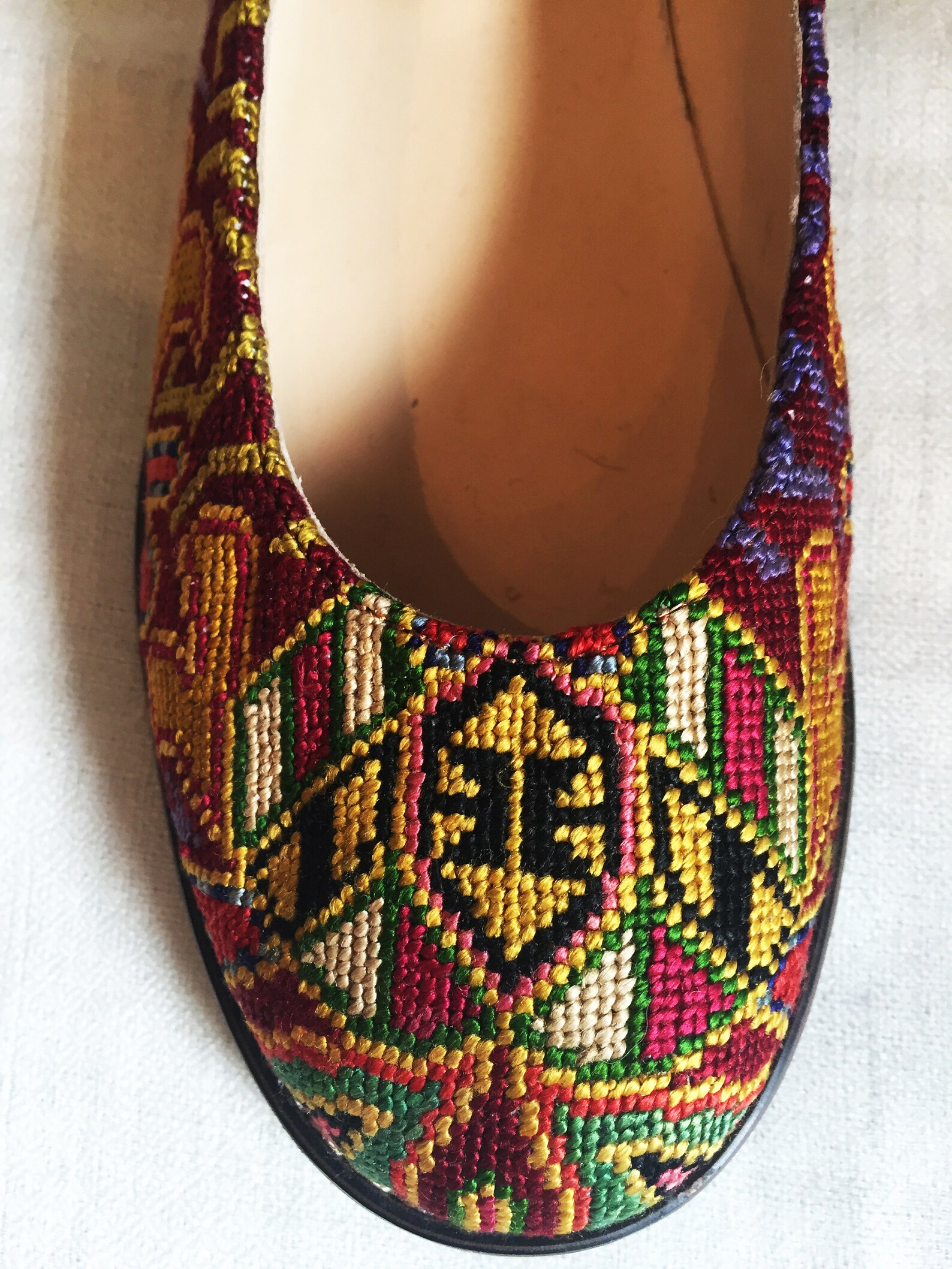 embroidered ballet flats- size 38 (us 7.5) silk petit point uzbekistan boho festival rounded toe slip on needlepoint paisley flo