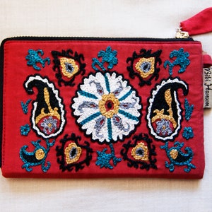 Cartera bordada a mano roja Tarjetero Suzani Boho Étnico Festival de arte popular de Uzbekistán