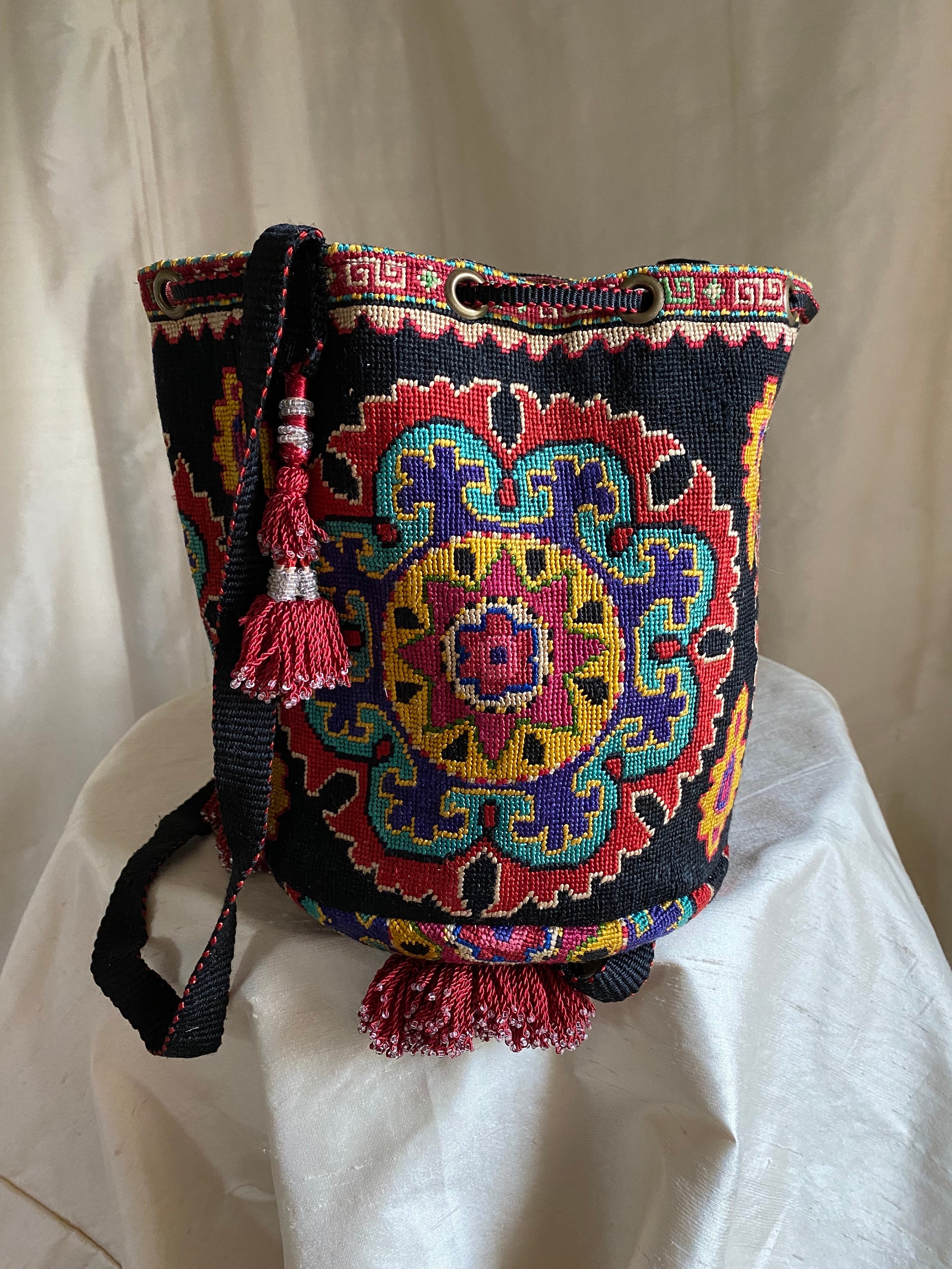 Black/red Drawstring Bucket Bag Embroidered Large Handbag