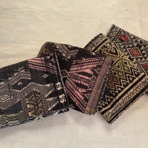 Titular de la tarjeta de crédito de la cartera hecha de tela de falda tailandesa vintage algodón Boho étnico tribal arte popular 4 variaciones