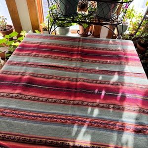 Handgewebte Wolle Alpaka Tischdecke, mehrfarbige gestreifte peruanischen Schal