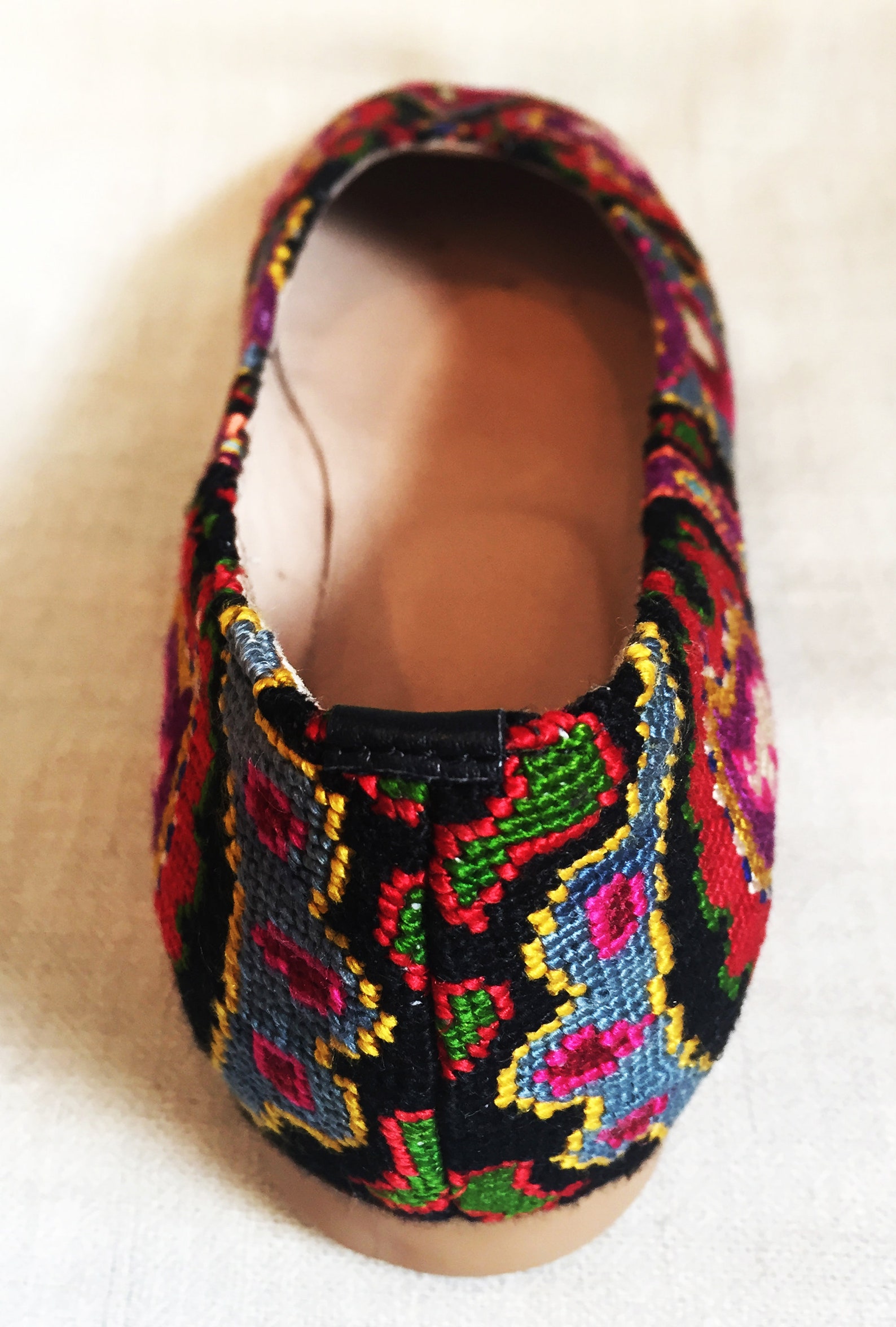 embroidered ballet flats- size 38 (us 7.5) silk petit point uzbekistan boho festival rounded toe slip on needlepoint paisley flo