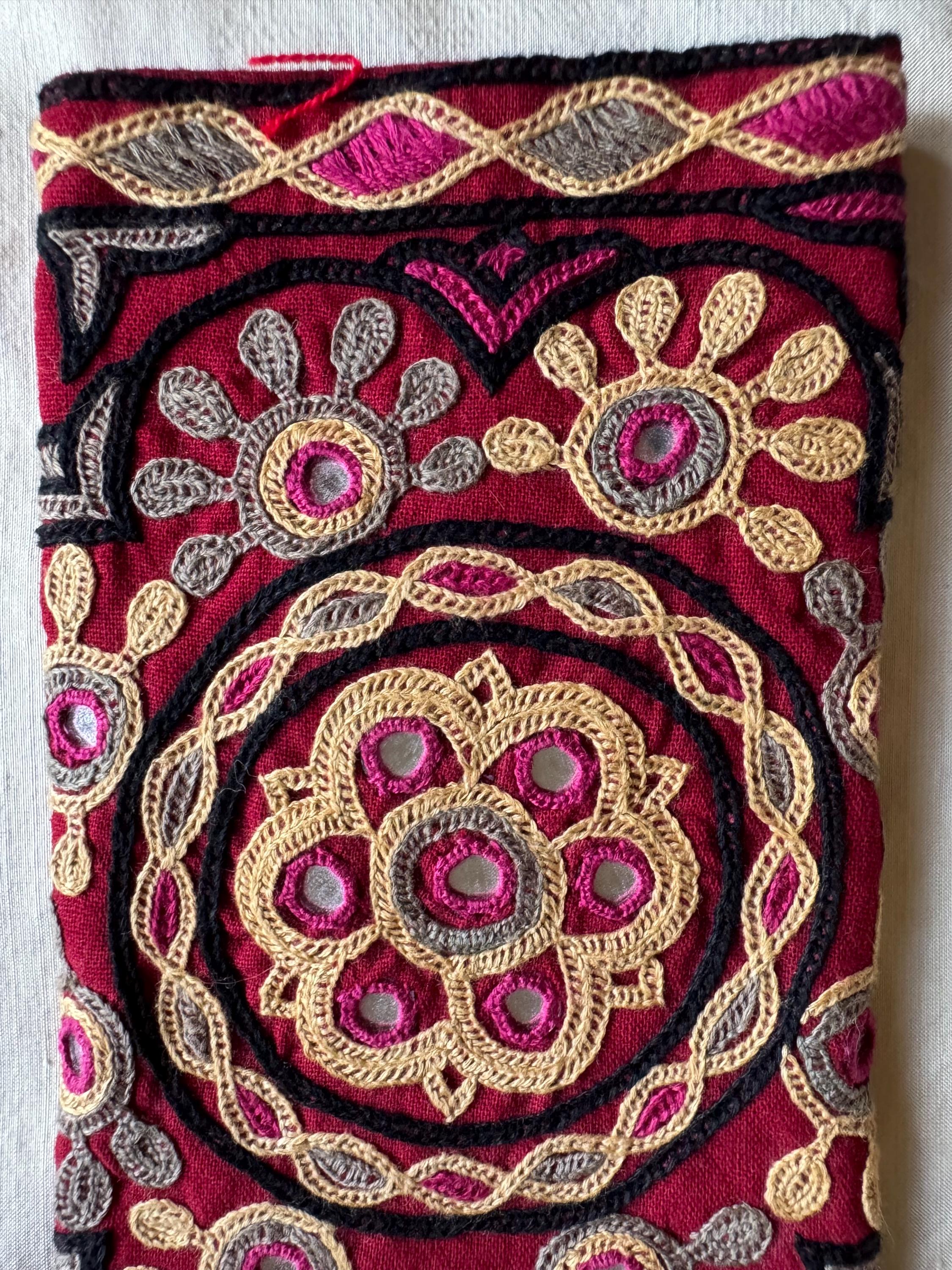 刺繍入り眼鏡/スマホケース ラバリミラーワーク インド民芸品