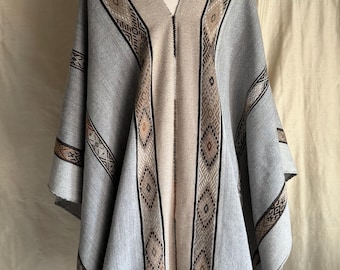 Alpaca Wool Poncho: Grey Peruvian Folk Art Handwoven traditional poncho