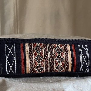 Rabari Handtasche Kleiner Organizer Reißverschluss oben Zylinder Hand bestickte Applikation Brieftasche Geldbeutel ethnische Indien Volkskunst