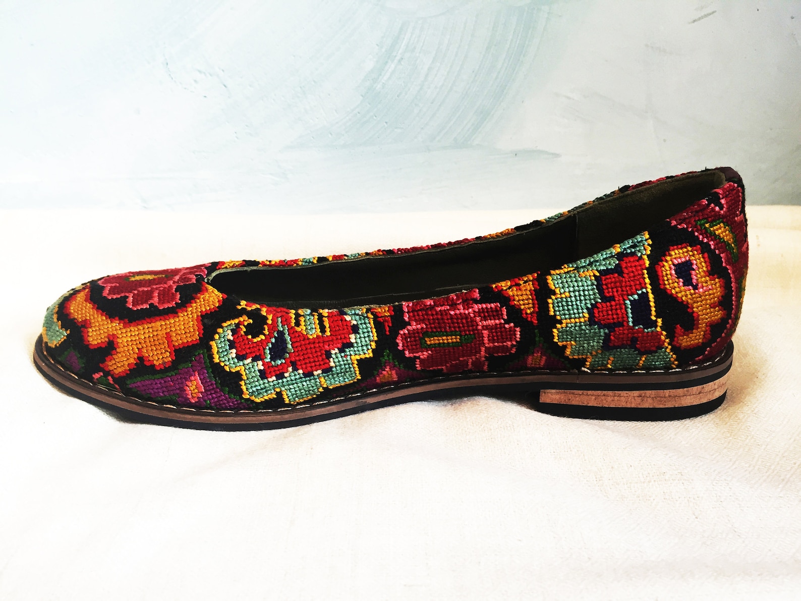 embroidered ballet flats- size 38 (us 7.5) silk petit point uzbekistan boho festival rounded toe slip on needlepoint paisley flo