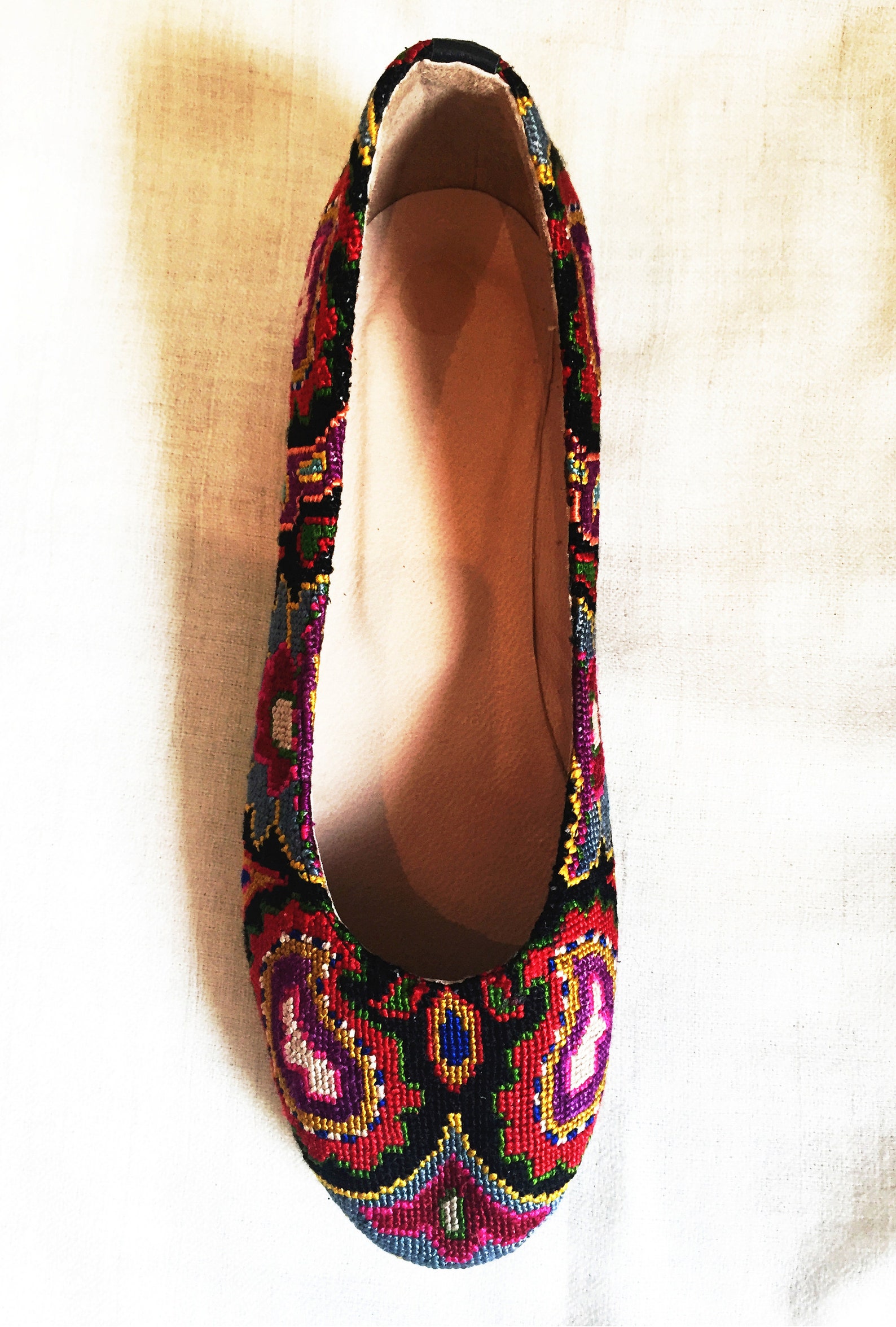 embroidered ballet flats- size 38 (us 7.5) silk petit point uzbekistan boho festival rounded toe slip on needlepoint paisley flo