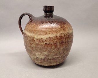 Studio Ceramic vase - signed Kubicek 128/20 1970's