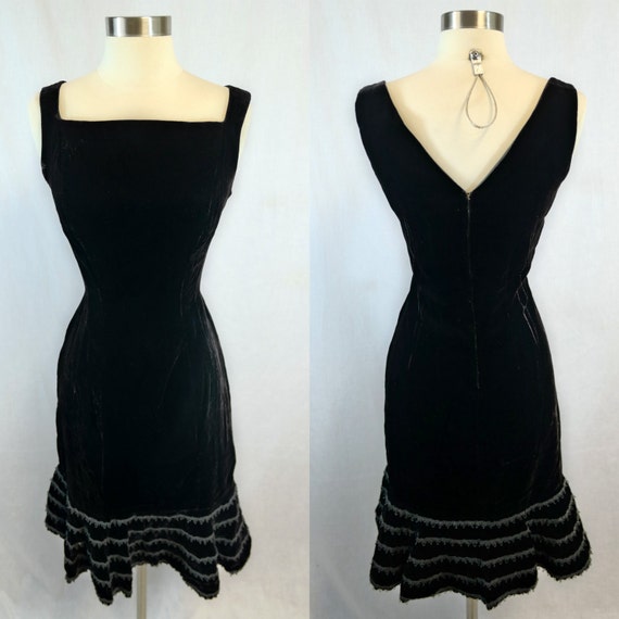 She's a Femme Fatale! Black Velveteen Cha Cha Merm