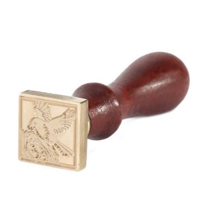 Joli sceau oiseau de forme carrée pour faire un cachet de cire sur un snail mail, un emballage cadeau, un faire-part de mariage...