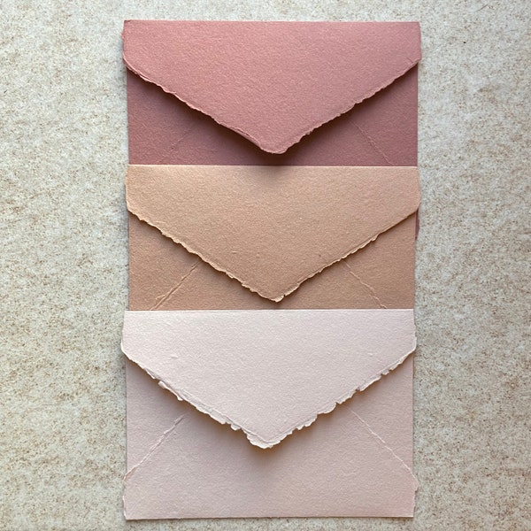 Très jolie enveloppe fait main en papier rose, de grande qualité, pour un faire-part, une invitation, un cadeau, une lettre personnalisée !