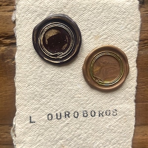 Pretty ouroboros sealing seal to make an original wax seal on a snailmail, envelope, newspaper, decoration, DIY, small packaging...