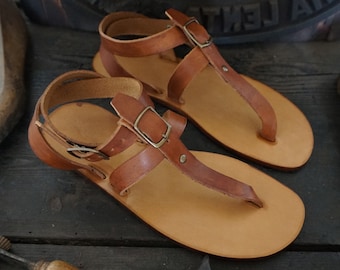 Woman handmade sandals in Vegetable tanned Leather