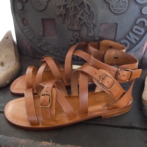 Woman handmade sandals in Vegetable tanned Leather image 1