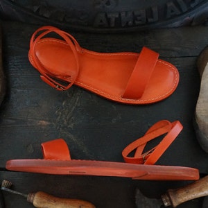 Woman handmade franciscan sandals in Vegetable tanned Leather