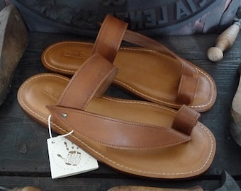Herren-Flip-Flop-Sandale, handgefertigte Herrensandalen aus Leder und pflanzlich gegerbtem Leder Mario Doni, handgefertigte Herren-Ledersandale, Sommersandalen