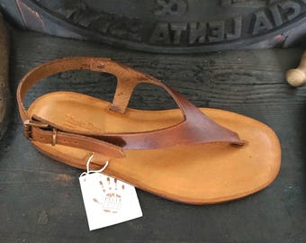 Sandalias de cuero hechas a mano y cuero curtido vegetal para hombre de Mario Doni, sandalias de cuero hechas a mano personalizables para hombre, chanclas.