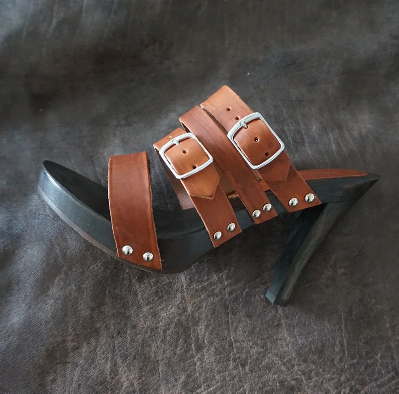 clog with high heel made in Italy Handmade wooden clog in Vegetable tanned leather Mario Doni hand made