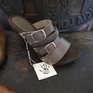 Women&#39;s clogs in vegetable-tanned leather Mario Doni , Women&#39;s wooden clogs with high heels Made Italy, Summer clogs, Elegant women&#39;s clogs