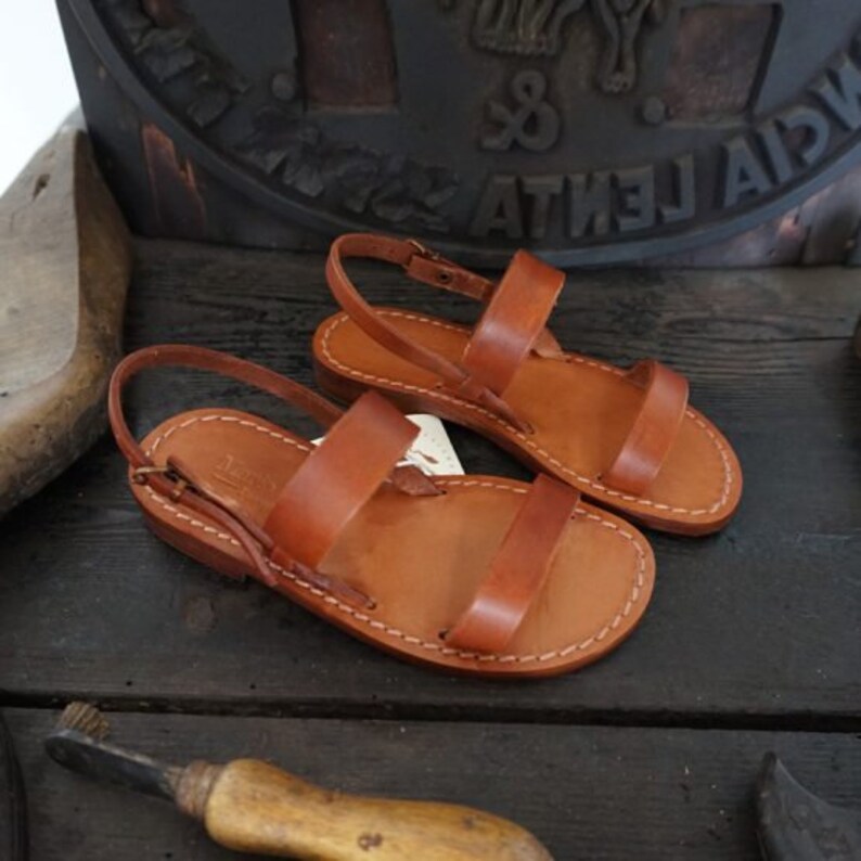 Little Girl Sandals in Leather and Leather, Mario Doni customizable handcrafted Child Sandal, Made in Italy summer sandals with strap image 2