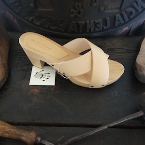 Handmade wooden clog in Vegetable tanned leather, made in Italy, clog with high heel, hand made, Mario Doni, Medium heel women&#39;s clog