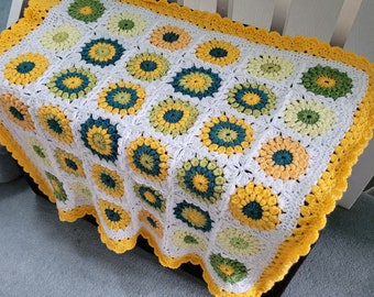 Sunflower blanket, hand crocheted crib blanket, lap blanket, pram blanket, spring colours, green, yellow and white