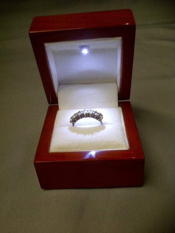 engagement ring box with light