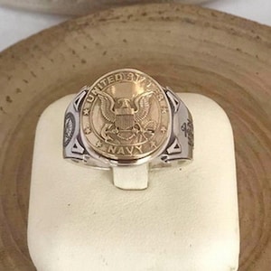 United States Navy Ring: 9 Carat Gold Emblem, Sterling Silver Band