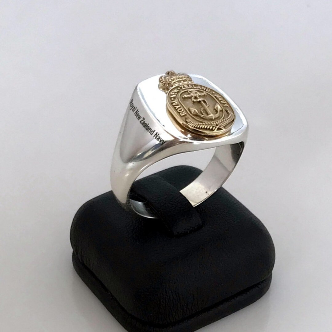 FRENELLE Jewellery NZ | Engagement ring Moissanite 
