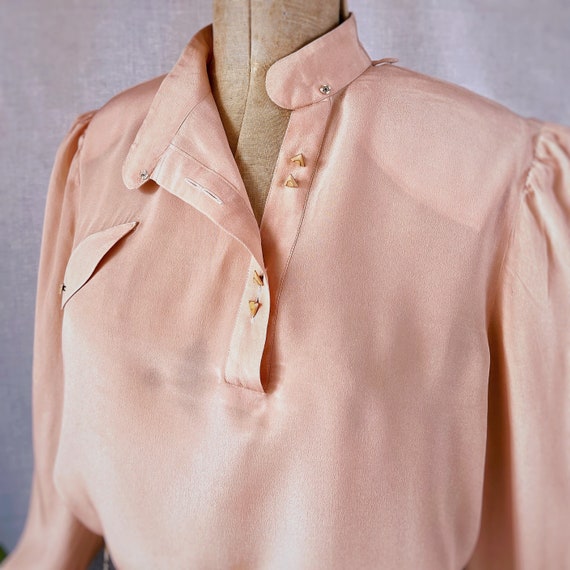 Vintage 70s 80s  silk mix blouse in soft peach ap… - image 9