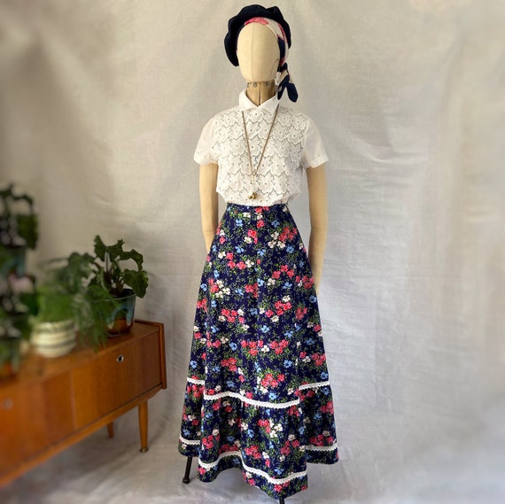 Vintage 70s floral navy blue prairie folk peasant… - image 1