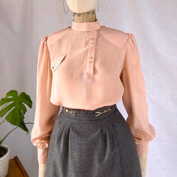 Vintage 70s 80s  silk mix blouse in soft peach ap… - image 6