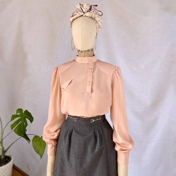 Vintage 70s 80s  silk mix blouse in soft peach ap… - image 1