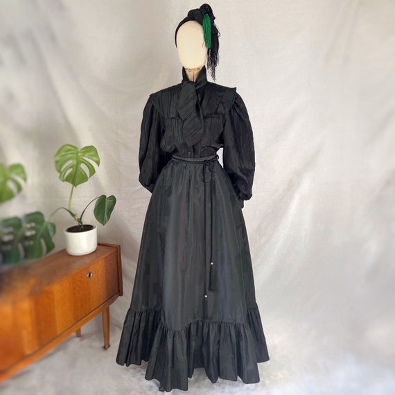 Vintage 70s black taffeta full Victoriana steampu… - image 1