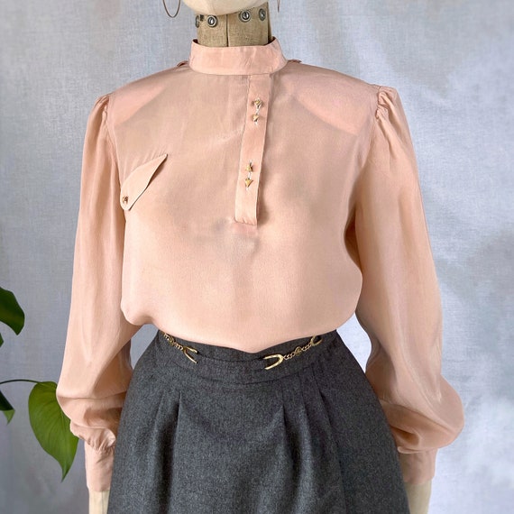 Vintage 70s 80s  silk mix blouse in soft peach ap… - image 4