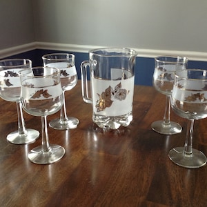 Vintage Pitcher with 5 Wine Glasses Made in Italy, Frosted Pitcher with 5 Wine Glasses in Gold Floral Pattern
