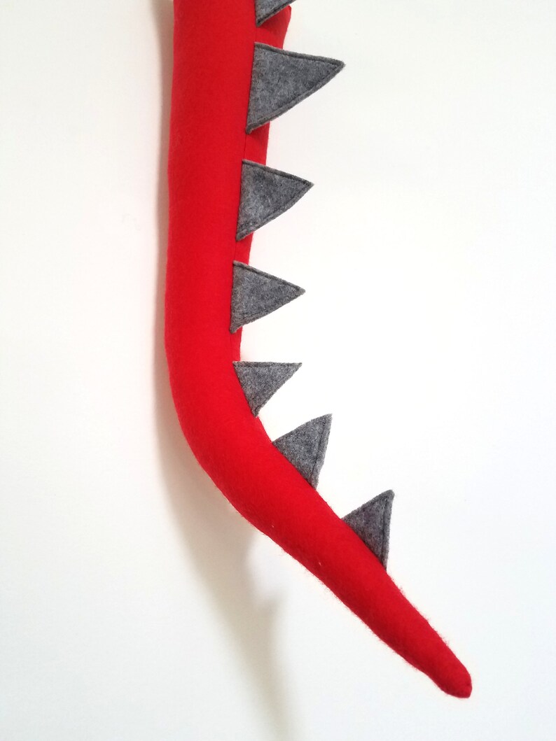 t rex tail
