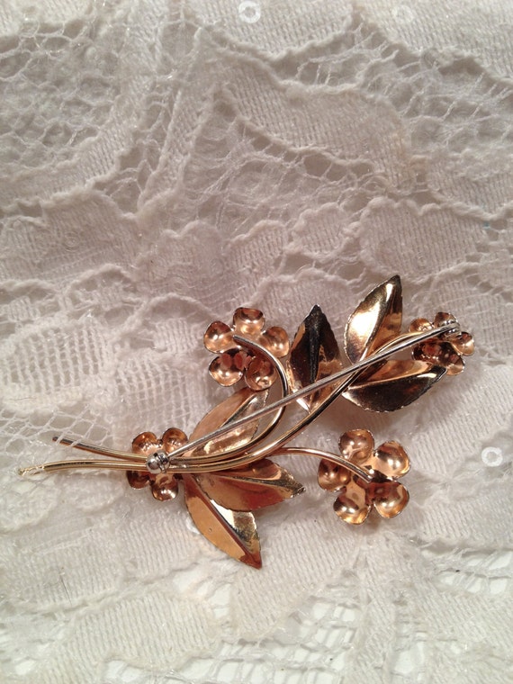 Vintage Floral Brooch with Four Copper Tone Flowe… - image 3