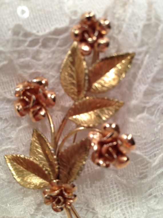 Vintage Floral Brooch with Four Copper Tone Flowe… - image 4
