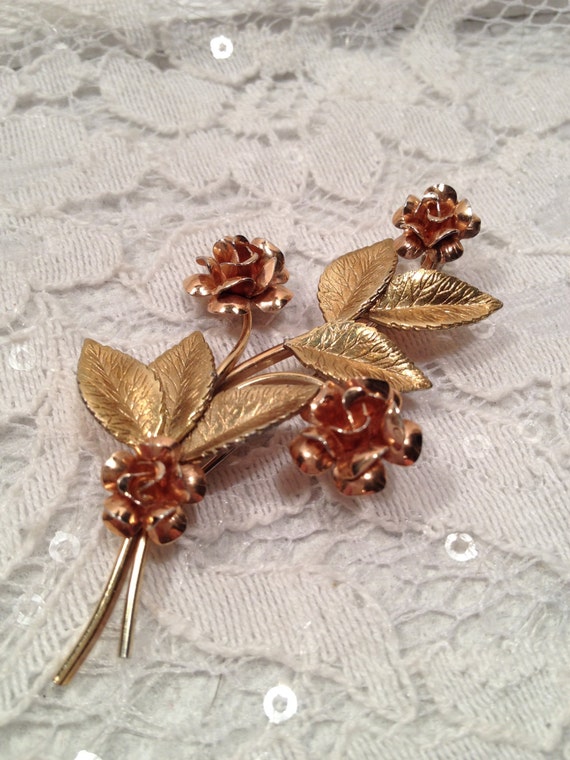 Vintage Floral Brooch with Four Copper Tone Flowe… - image 2