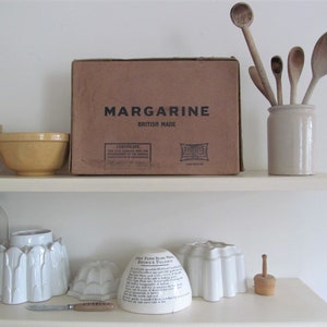 Fab vintage transporting box for 24 half pound blocks of margarine~Waterproof woodgrain effect board~Quirky kitchen display with storage